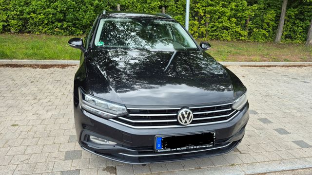 VW Passat Variant "AHK"LED"NAVI"Stzh"Temp."TÜV NEU 
