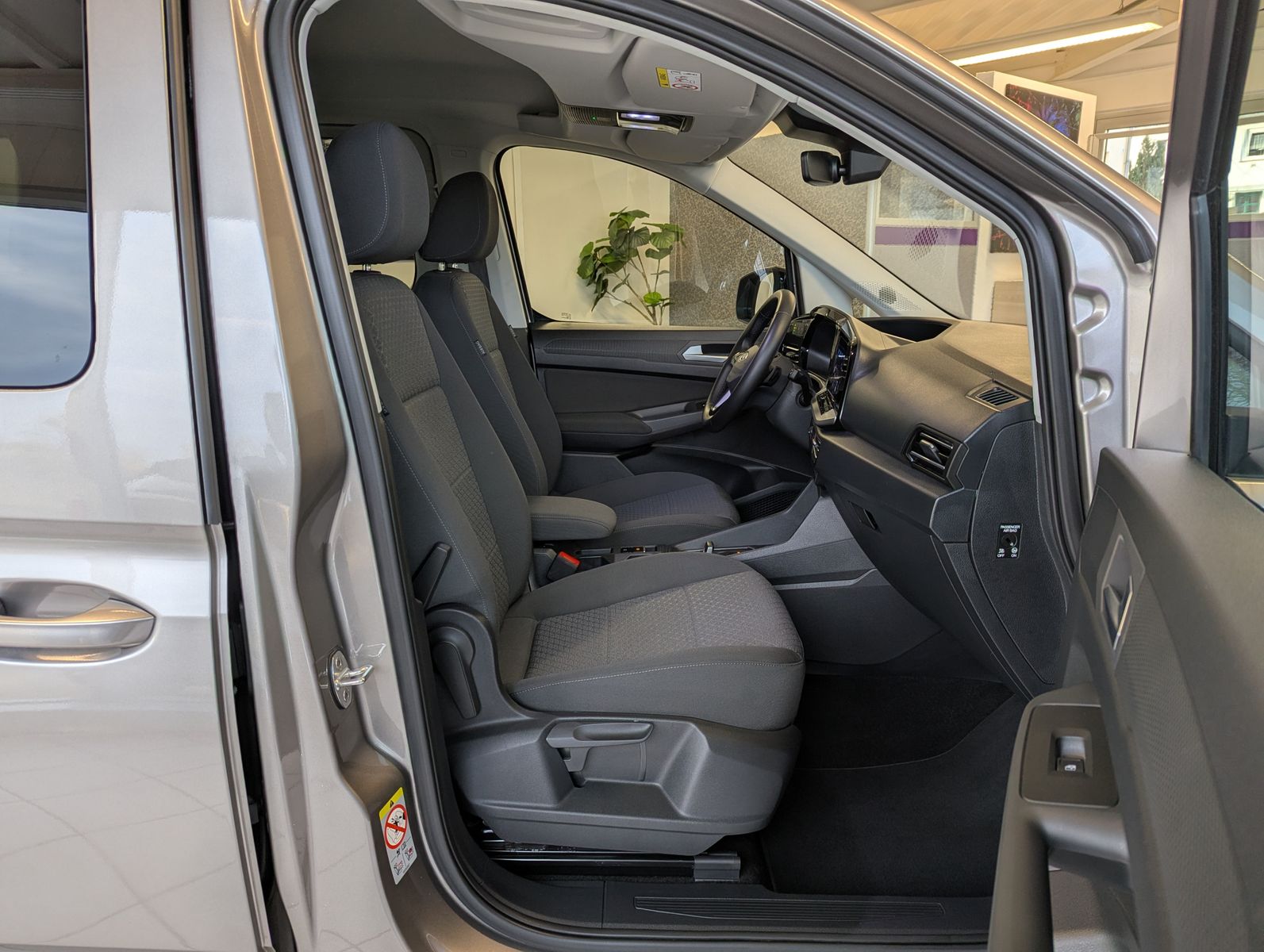 FORD Tourneo Connect L2 Titanium 7-Sitze Bi-LED Cam A - Image 15