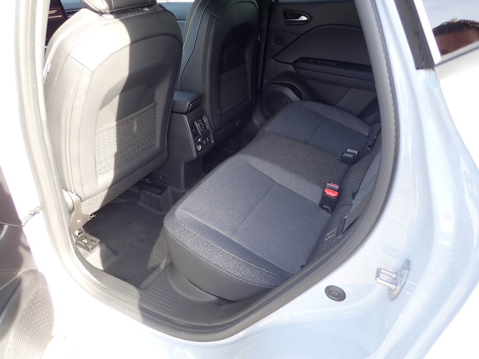 Fahrzeugabbildung Renault Captur Techno Mild Hybrid 160 EDC
