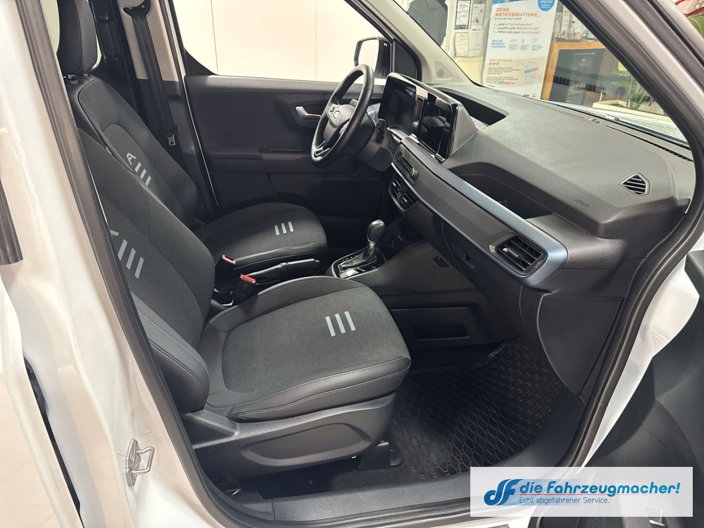 Fahrzeugabbildung Ford Tourneo Courier Active Navi ACC Klimaautom DAB S