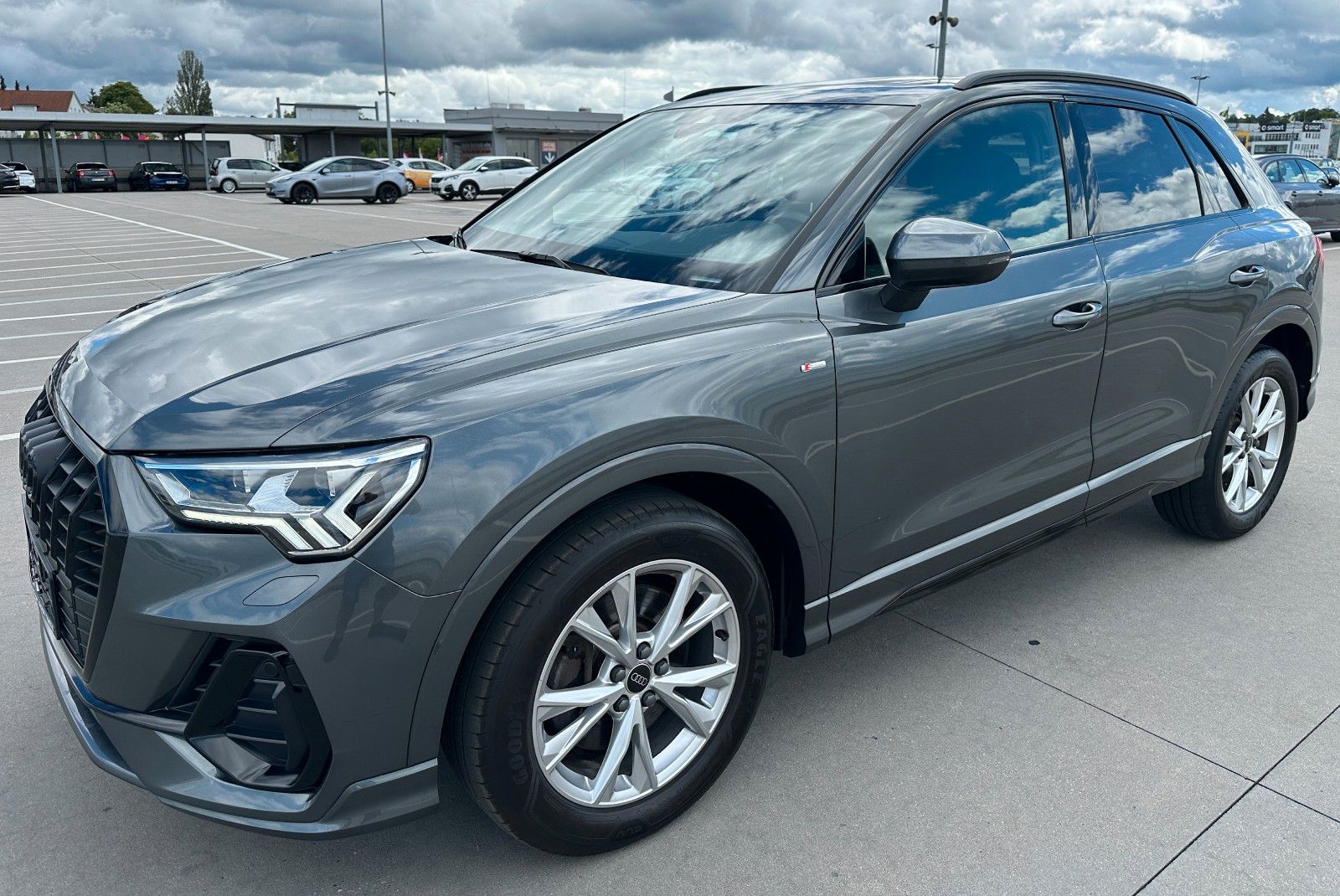 Audi Q3 40 TDI Quatt. S Line *PAN*MATRIX*360*NAV*AHK* foto 2