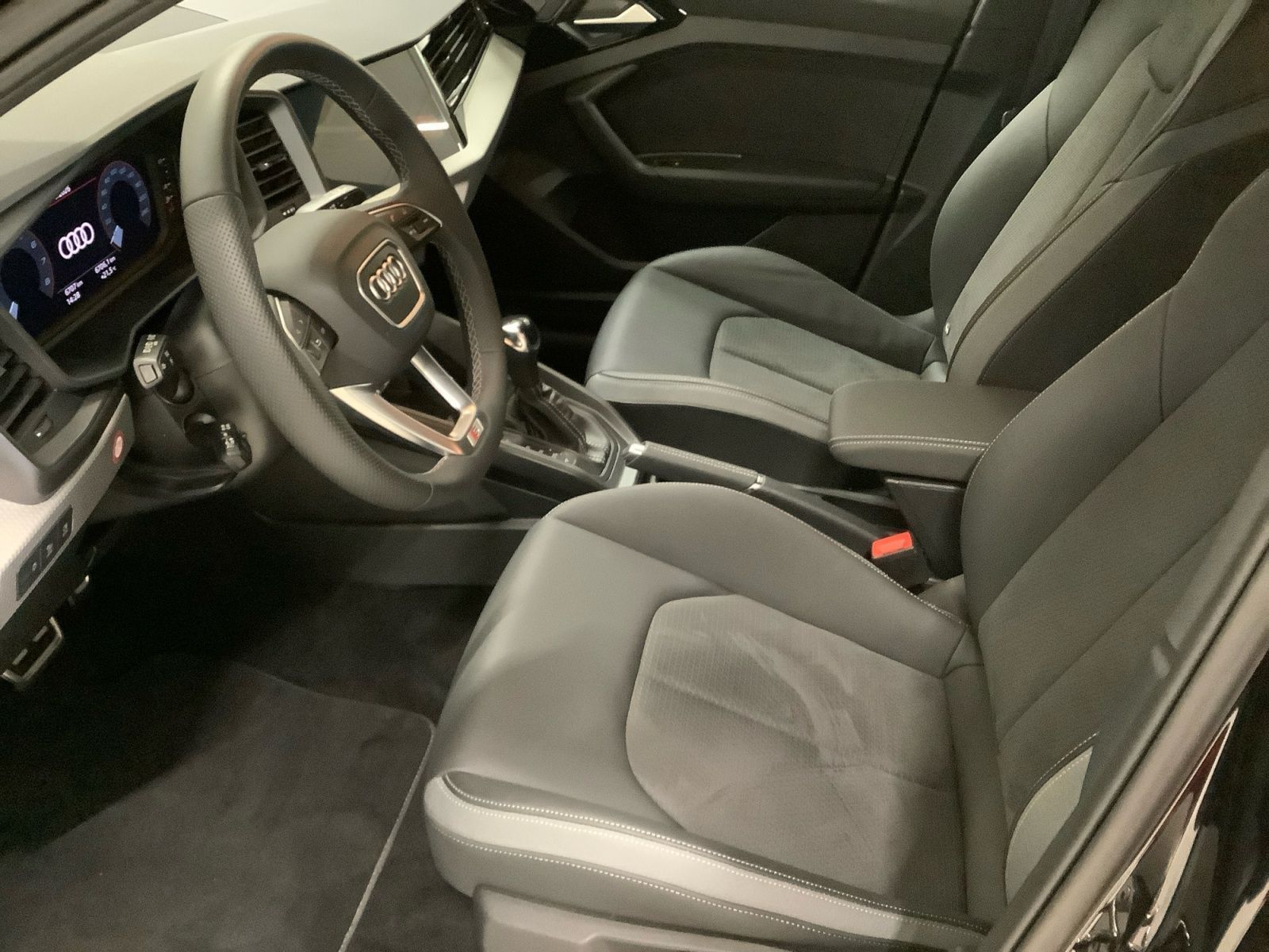 A1 Sportback advanced 30 TFSI S-tronic S-line,LE