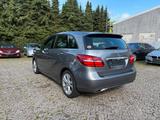 Mercedes-Benz B 220 CDI / d URBAN AUTOMATIK NAVI PDC FACELIFT - Mercedes-Benz B 220 Kombi Gebrauchtwagen