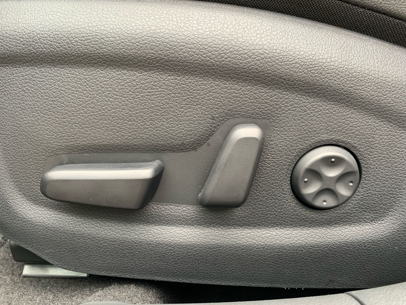 Fahrzeugabbildung Hyundai i30 Kombi 1.5 T-GDI 7-DCT N Line Mild-Hybrid Sit