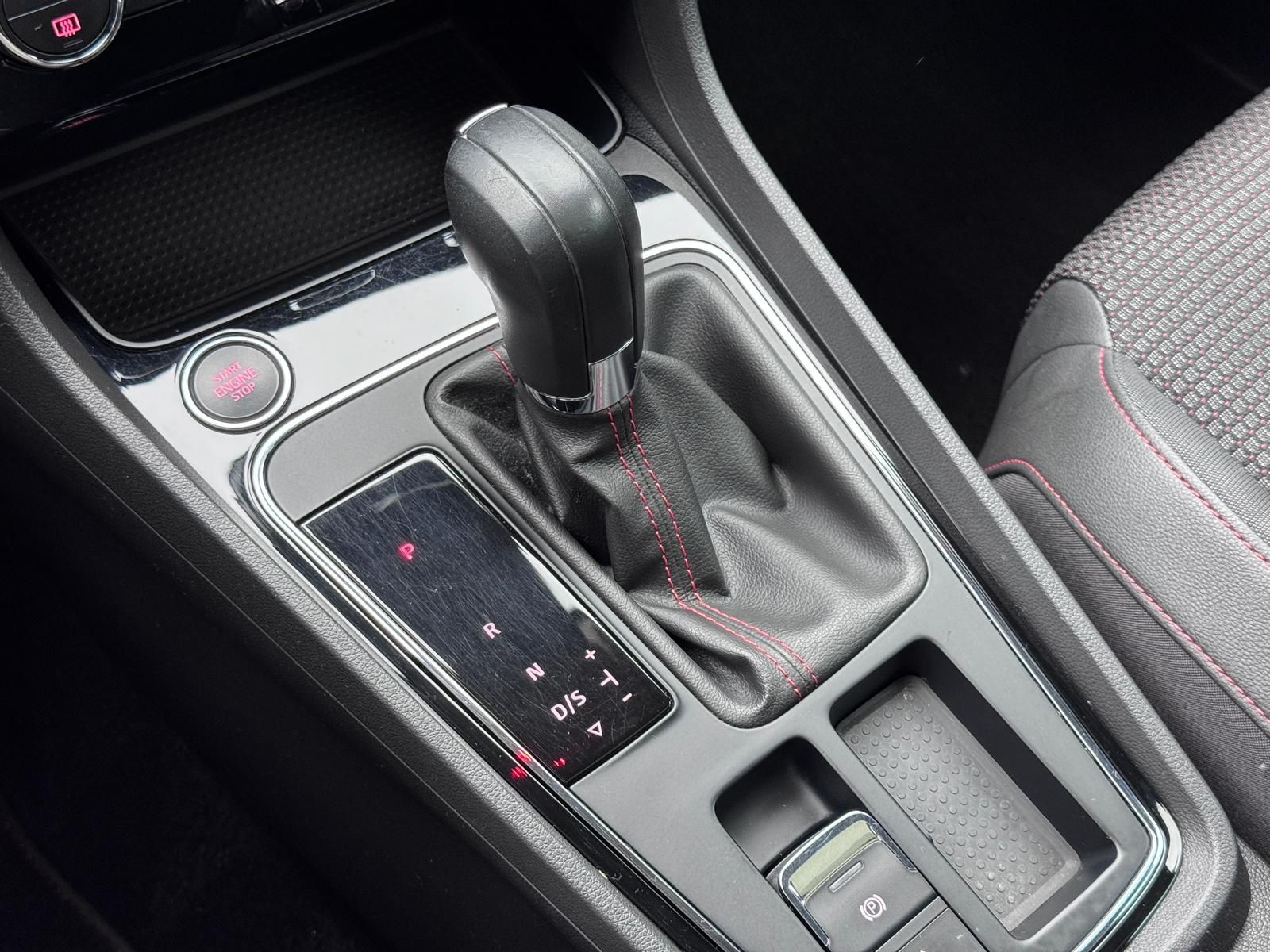 Fahrzeugabbildung SEAT 2.0 TSI FR-LINE/ACC/BEATS/PANO/AMBIENT/R-CAM/AHK