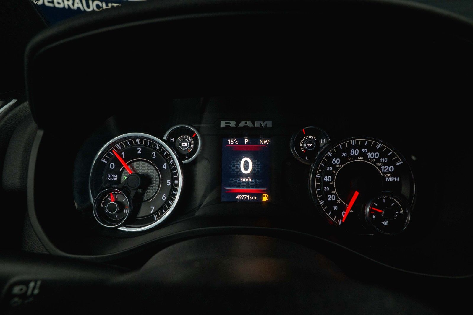 Fahrzeugabbildung Dodge RAM 5.7 V8 HEMI 4x4 OFFROAD Night-Paket *LED*19%