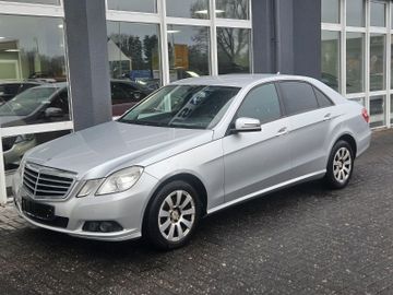 Mercedes E 200 - 4