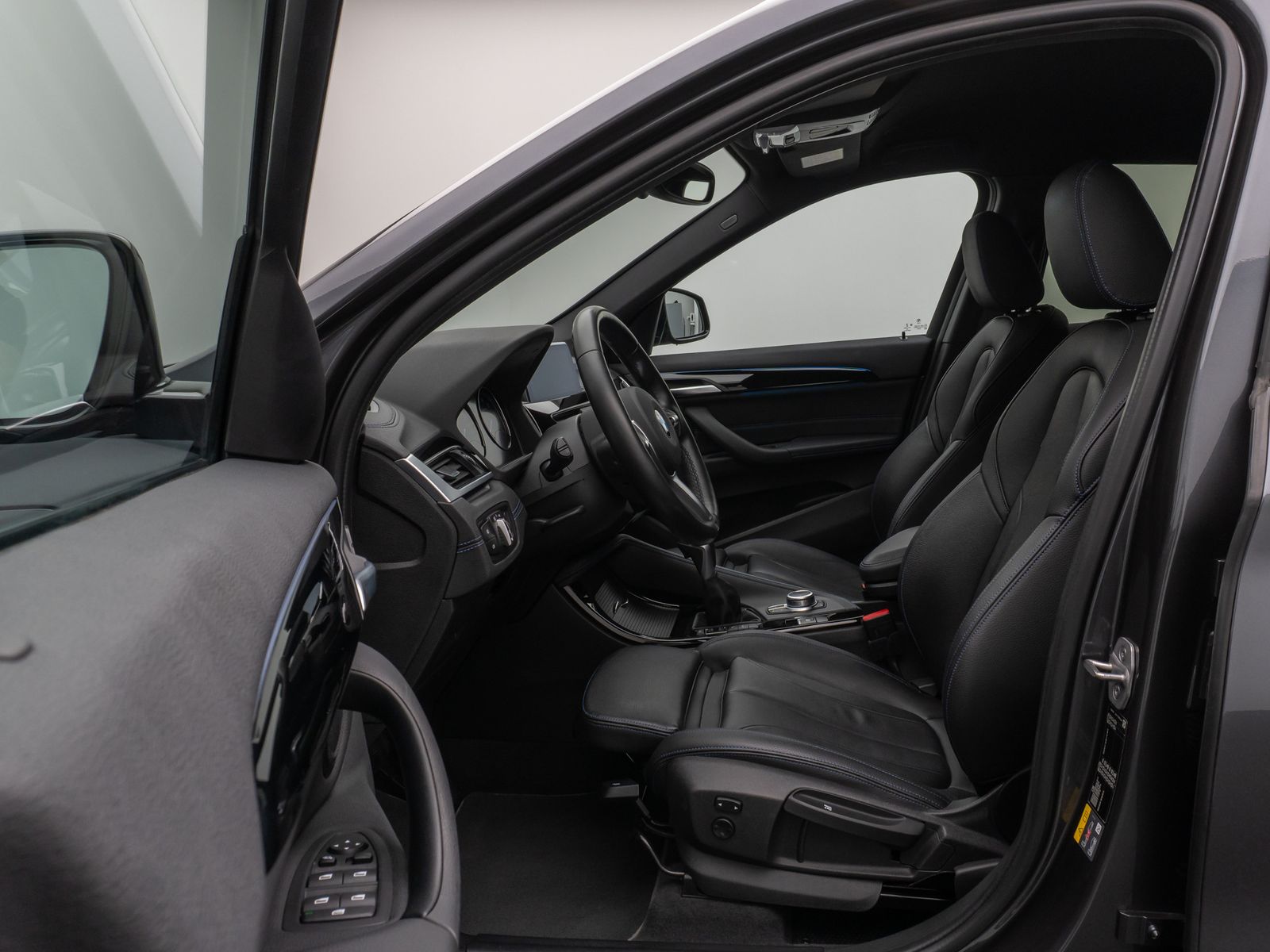 Fahrzeugabbildung BMW X1 xD25e M Sport Kamera Navi DAB HiFi DrivAssist
