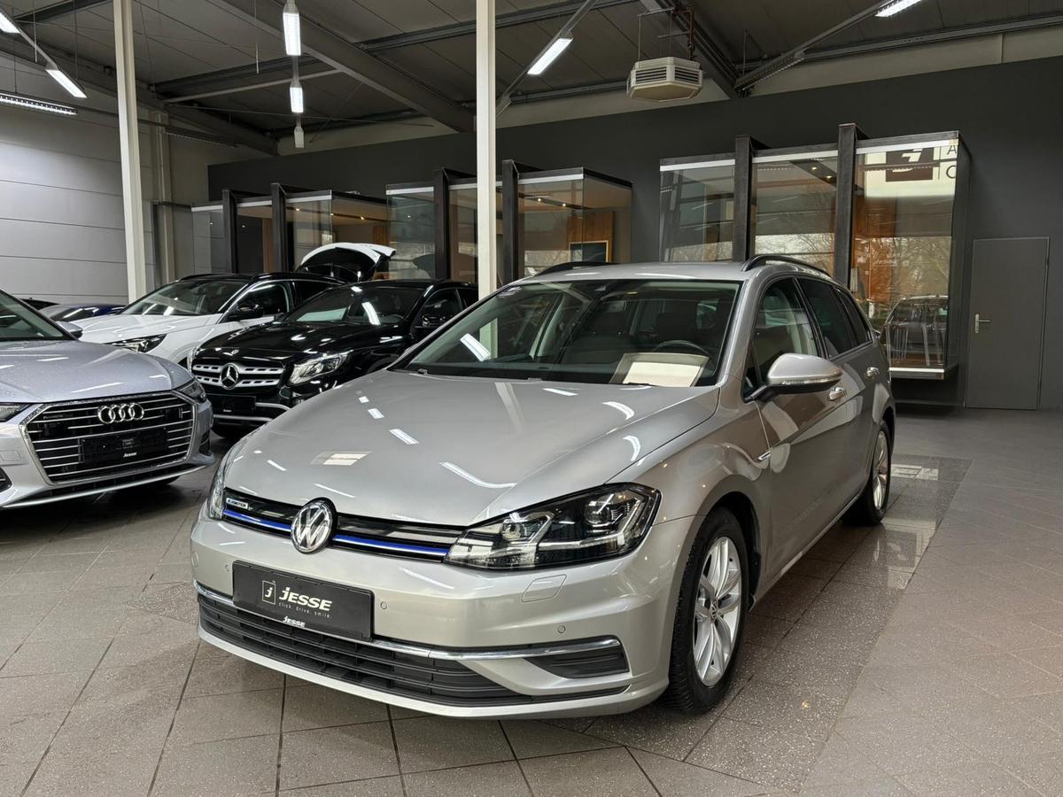 Volkswagen Golf VII 1.5 TSI BMT Comfortline LED ACC Navi R.