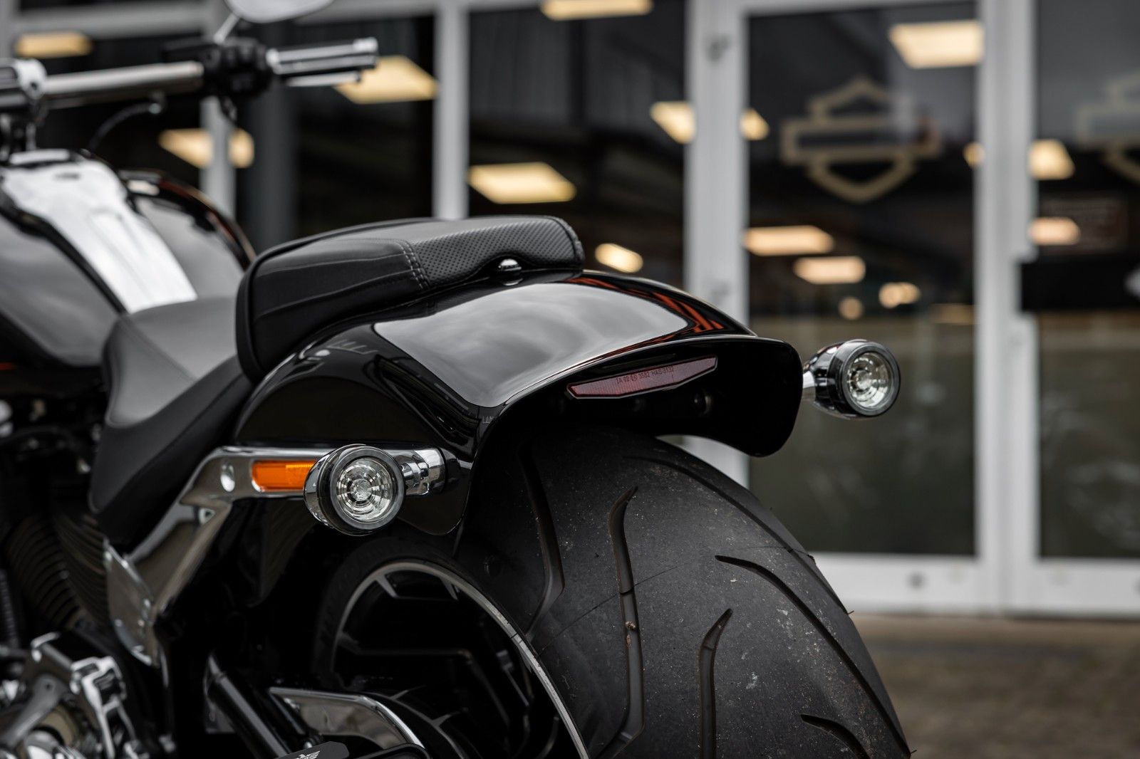 Fahrzeugabbildung Harley-Davidson FXBR Breakout 117 cui MY24 - JEKILL & HYDE