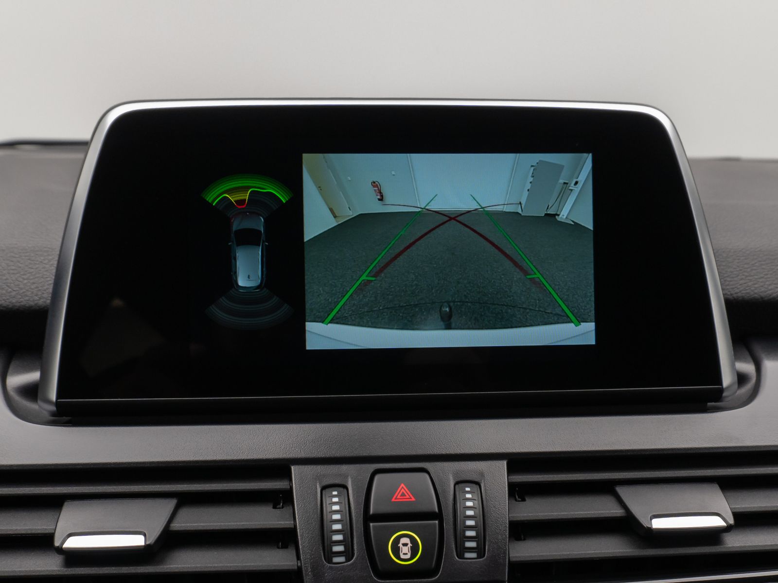 Fahrzeugabbildung BMW 218d Kamera Navi HiFi AHK LED Geschwindigkeitsre
