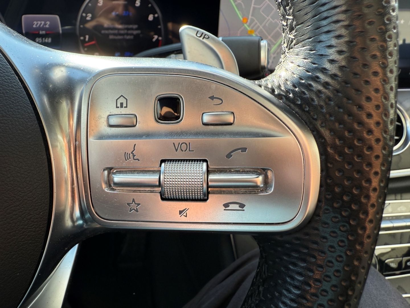 MERCEDES-BENZ E 63 AMG 4Matic EU6d-T HUD Luftfederung AD Nivea - Image 23