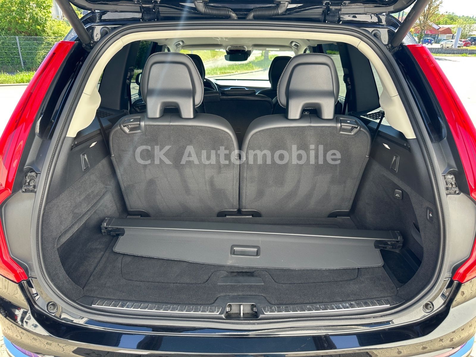 Fahrzeugabbildung Volvo XC90 T5 Inscription AWD/7Sitze/BLIS/LED/360°/AHK