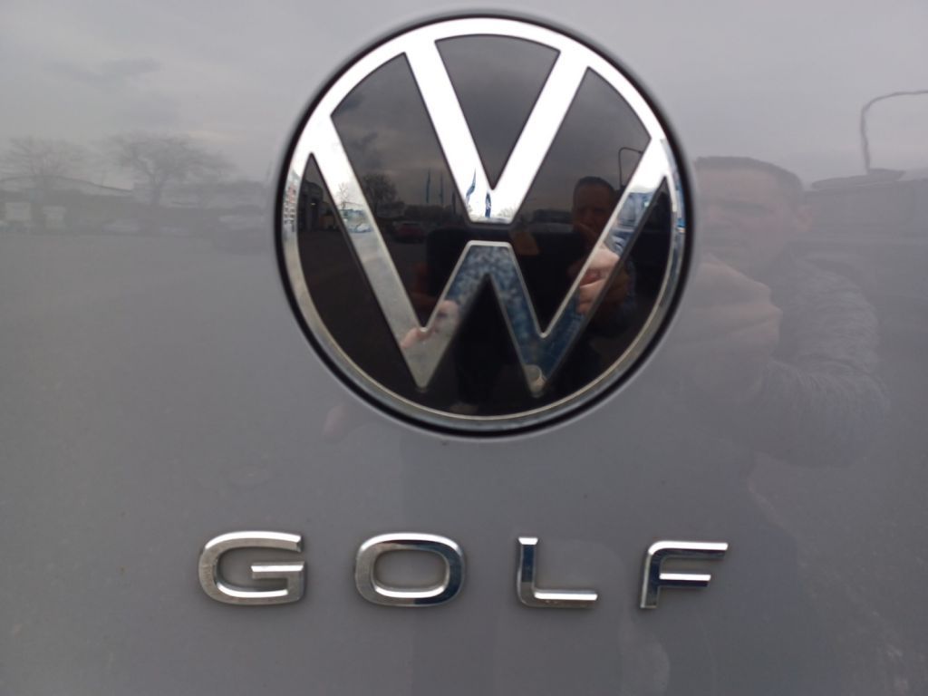 Fahrzeugabbildung Volkswagen Golf 2.0 TDI SCR DSG Life Navi, ACC, Shzg