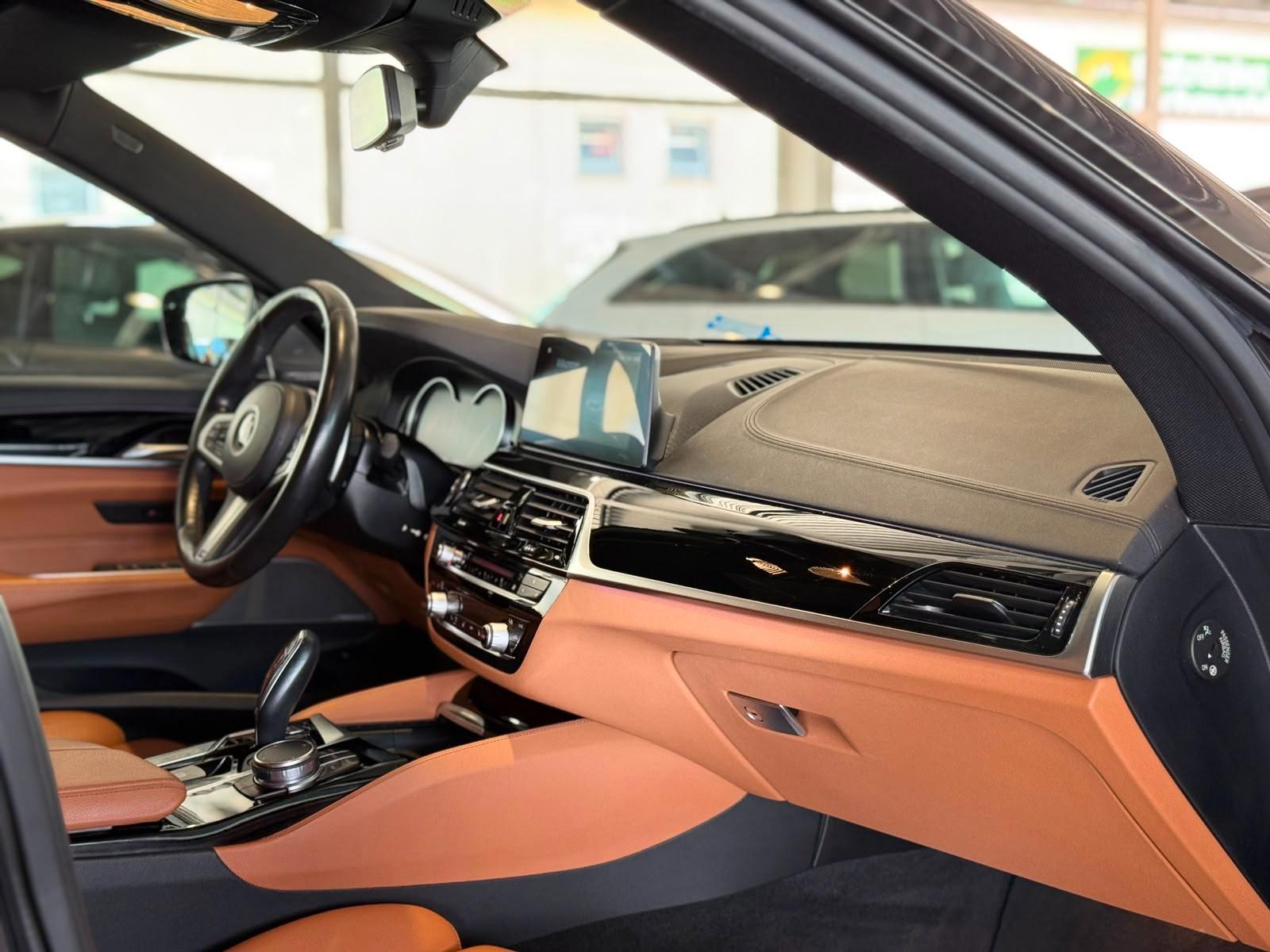 BMW 630i M Sport Led. Navi Pano HUD LEDER ACC