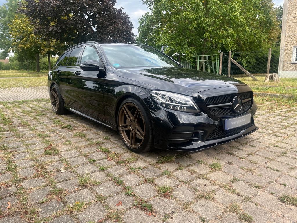 Image of Mercedes-Benz C 400