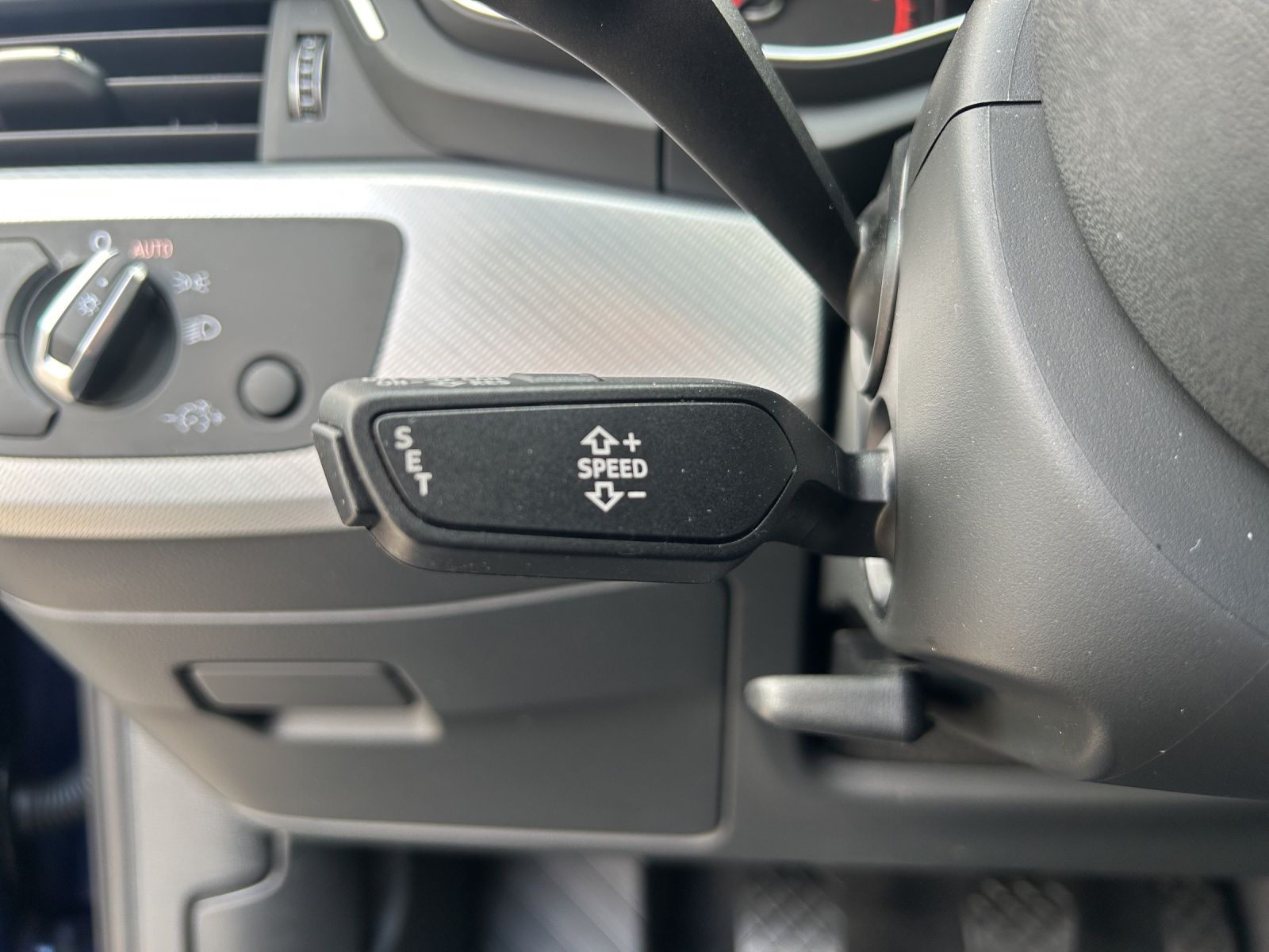 Fahrzeugabbildung Audi A4 Avant TFSI MATRIX B&O DAB