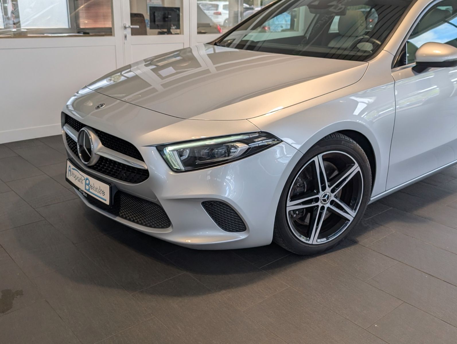 Mercedes-Benz A 200d Aut. LED AHK Panorama Kamera ACC Sitzh foto 5