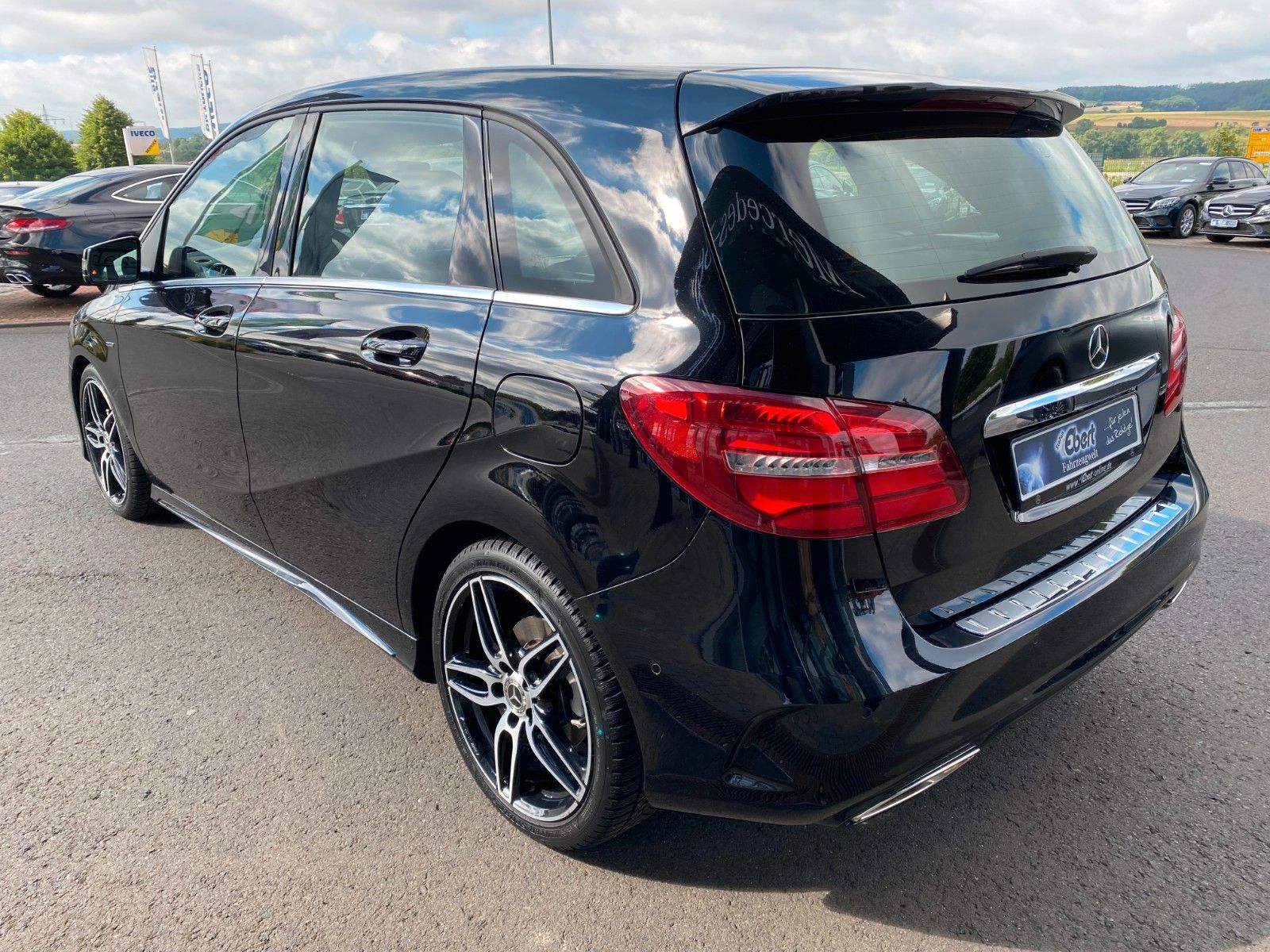 Fahrzeugabbildung Mercedes-Benz B 200 AMG+Leder+RKamera+Ambiente+Sondermodell