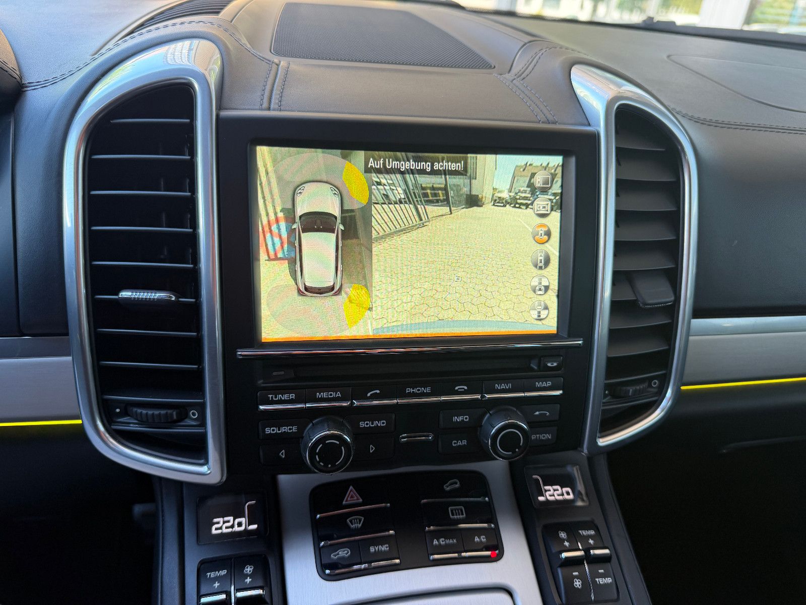 Fahrzeugabbildung Porsche Cayenne /LED/S-DACH/21"ALU/NAVI/LEDER/KAMERA