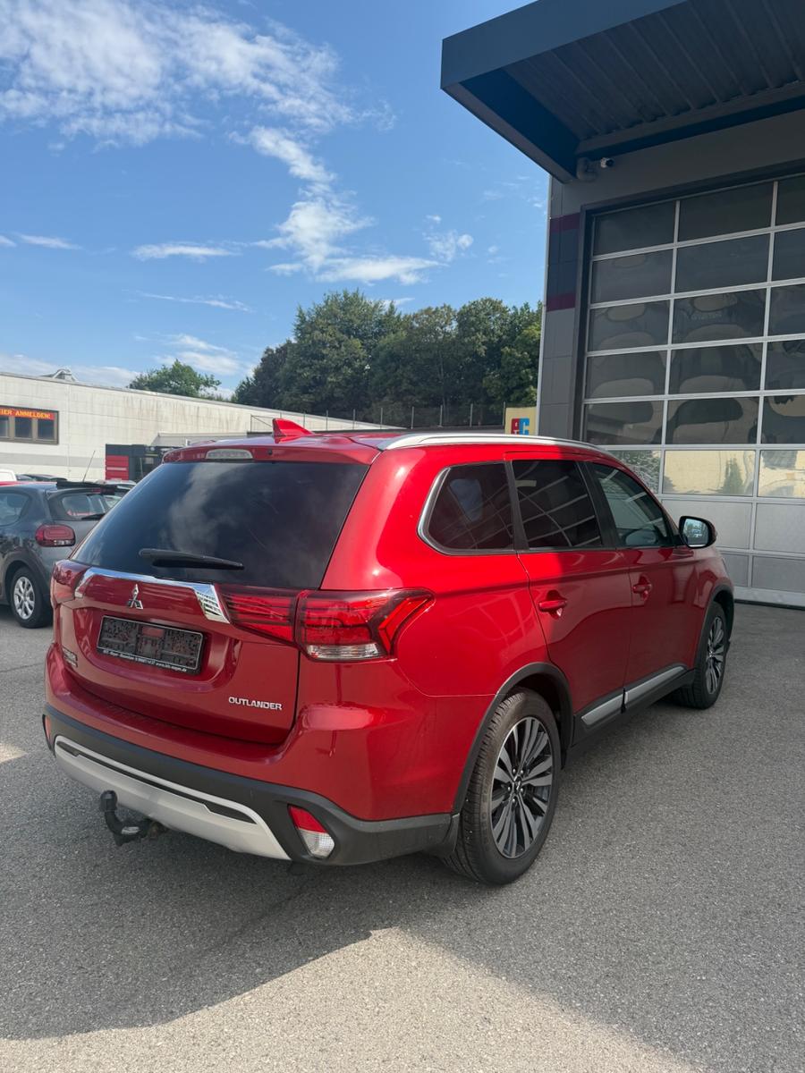 Mitsubishi Outlander Diamant Edition 2WD