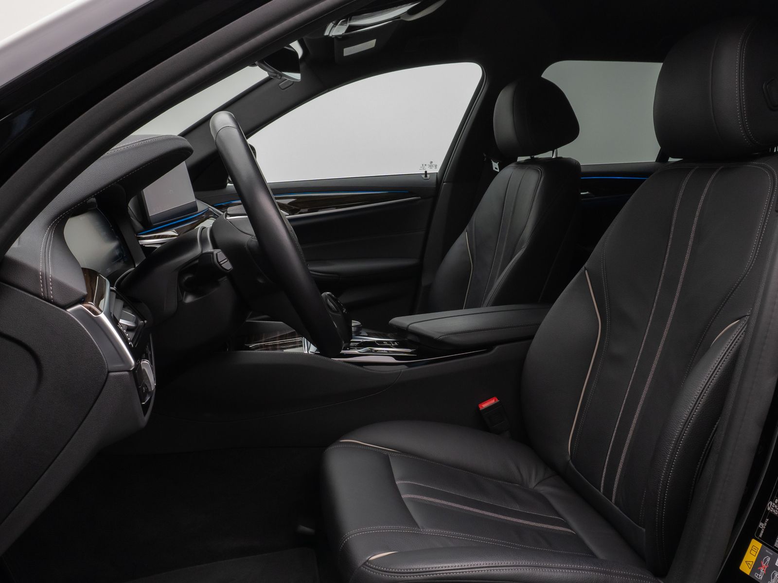 Fahrzeugabbildung BMW 530e Luxury Line Kamera DAB WLAN ACC Alarm LED