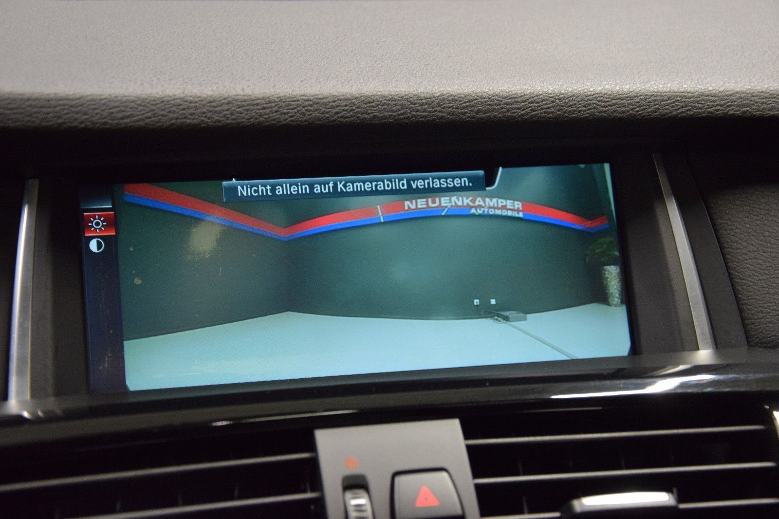 Fahrzeugabbildung BMW X3 xDrive 20d TeilLeder ACC HuD Pano Xen 360°