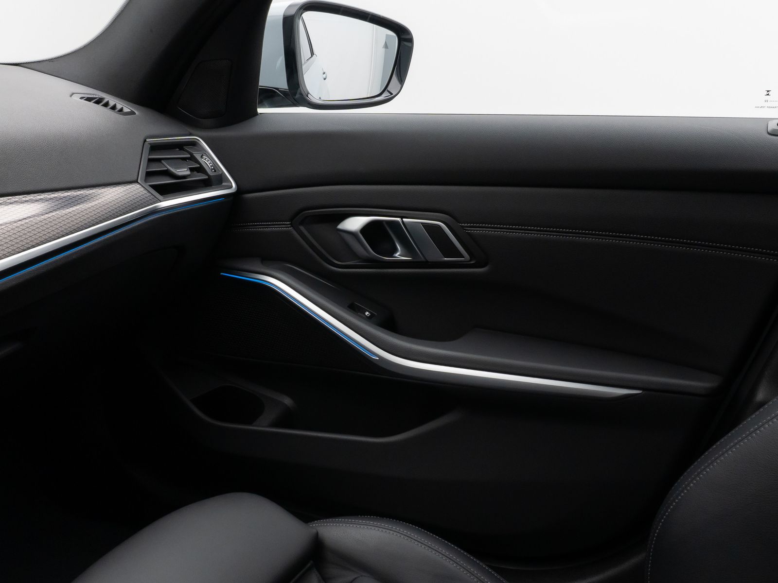 Fahrzeugabbildung BMW 320d M Sport Kamera DAB HiFi HUD Stop&Go Komfort