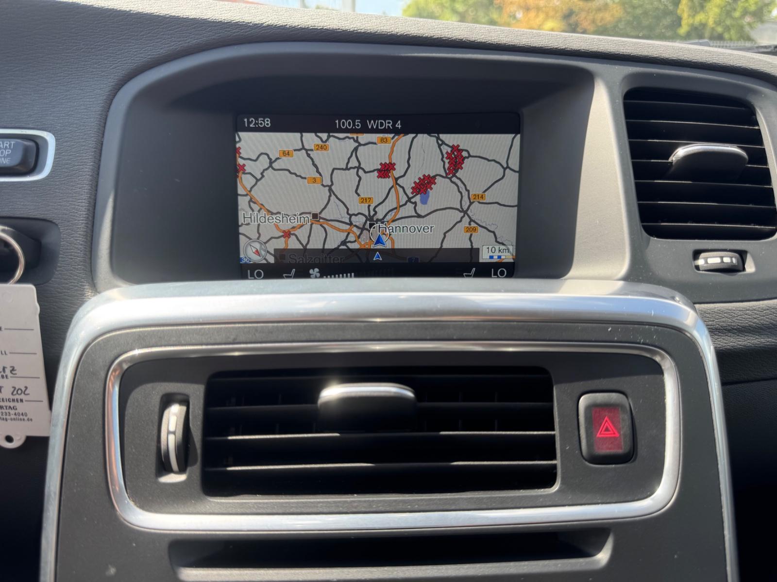 Volvo V60 2015 — photo 20