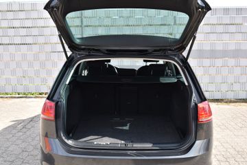 Volkswagen Golf - 11