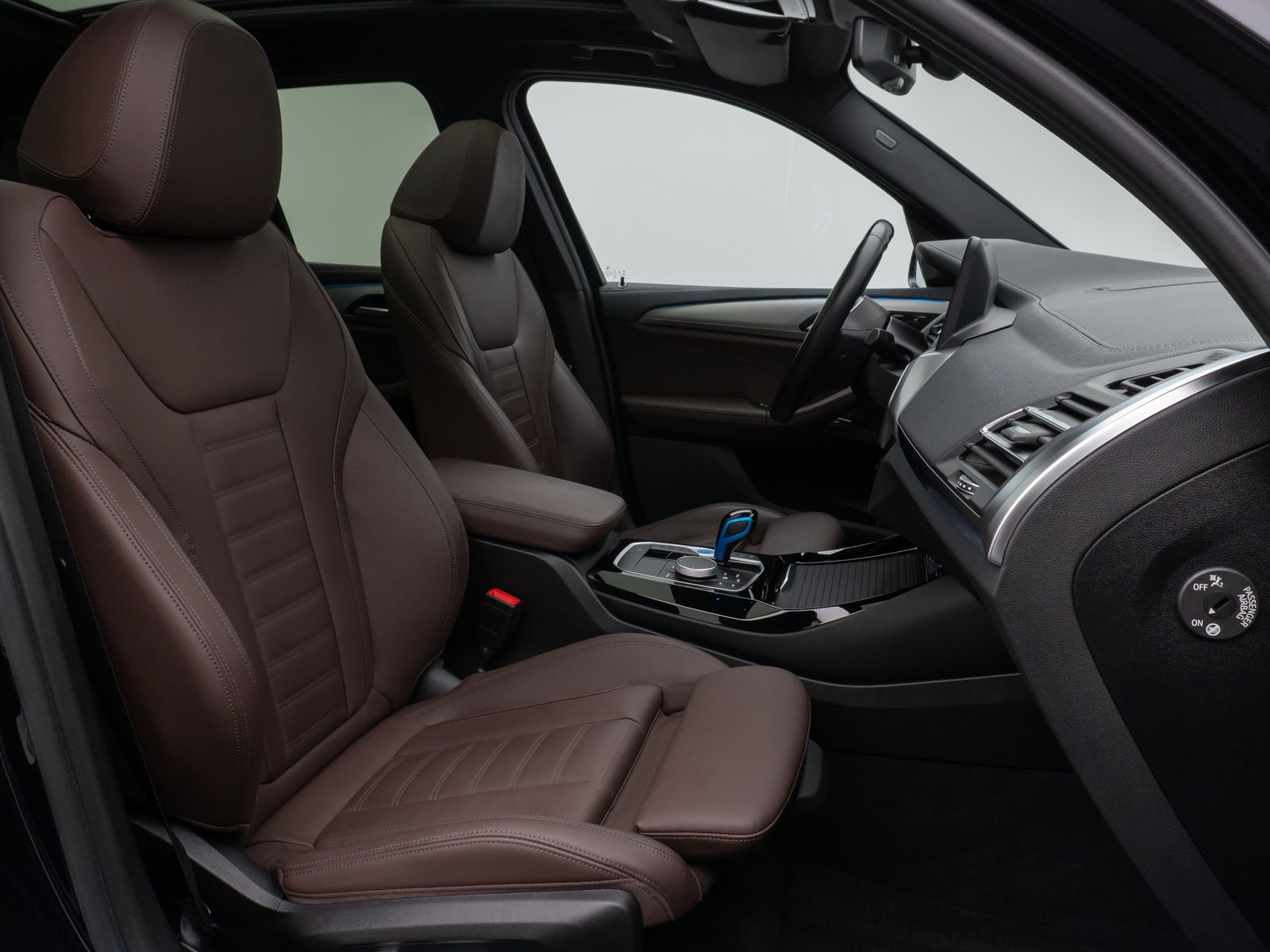 Fahrzeugabbildung BMW iX3 M Sport Impressive Panorama 360°HUD DAB H/K