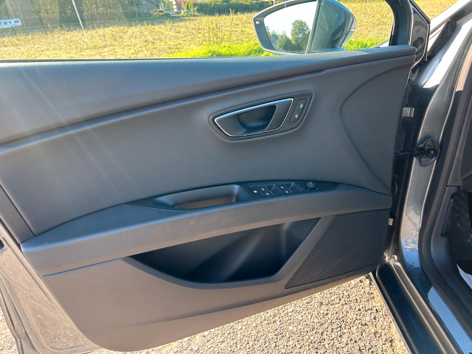Seat Leon ST 1.8 FR DSG LED Navi AHK Sitzheizung PDC