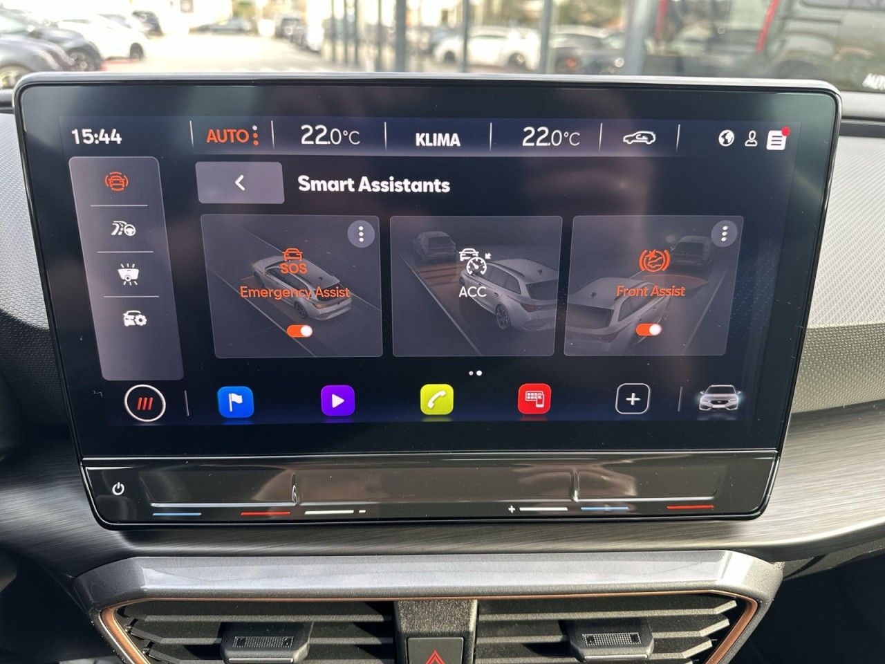 Fahrzeugabbildung CUPRA Leon Sportstourer VZ 2.0 TSI 4Drive - mit KI generiert/bearbeitet