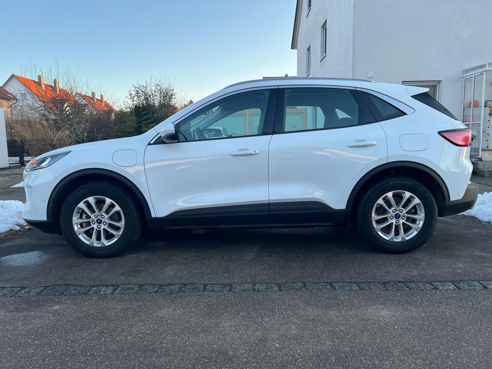 Ford Kuga 2.5 Duratec Plug-In Hybrid PHEV Titanium