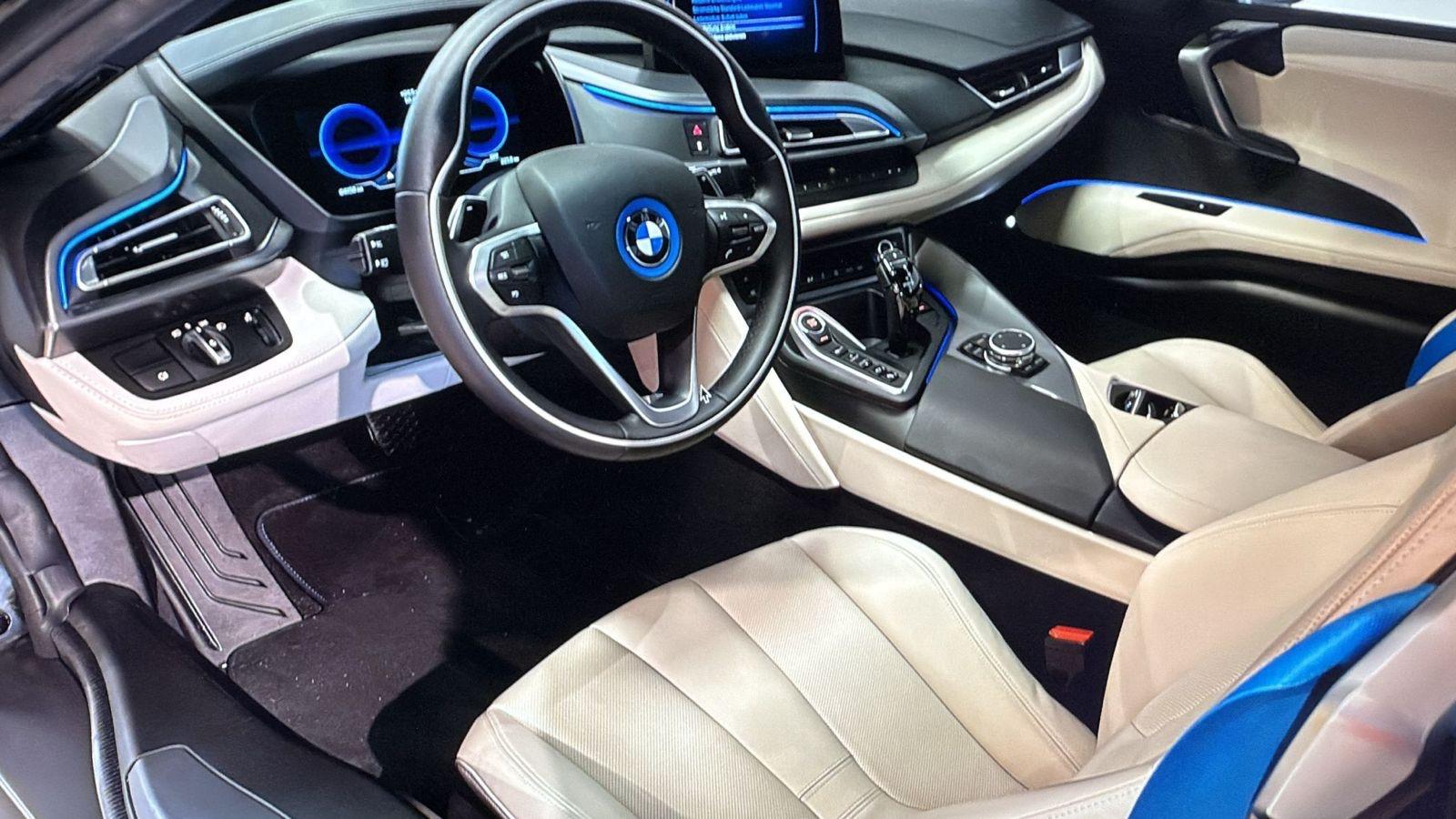 BMW i8 Coupe Pure Impulse*ORIG3900KM*EINMALIG*