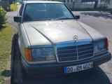 Mercedes-Benz Mercedes W124 250 D  Oldtimer - Mercedes-Benz 250 in Bochum
