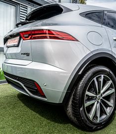 Fahrzeugabbildung Jaguar E-PACE R-DYN. SE AWD BLACK-PACK PANO|HUD|KAMERA