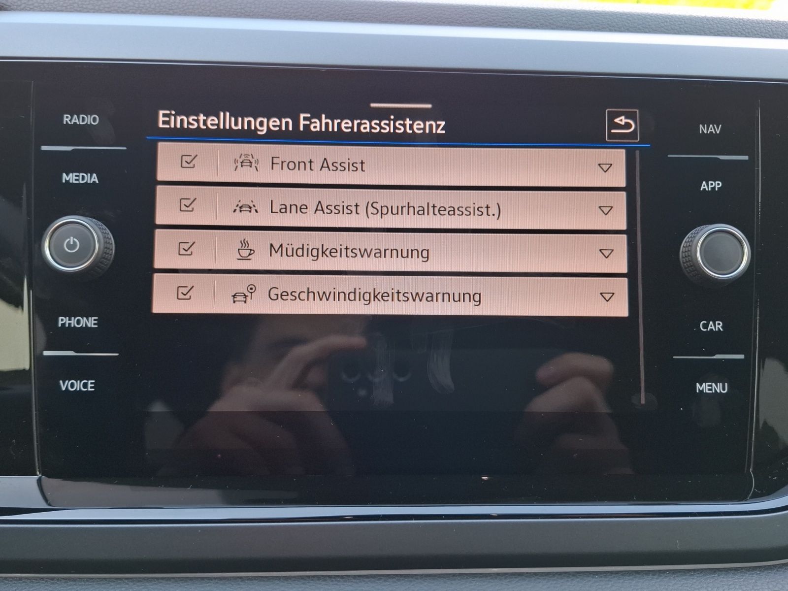 Fahrzeugabbildung Volkswagen Taigo TSI R-Line Black-Style IQ.Light SHZ Kamera