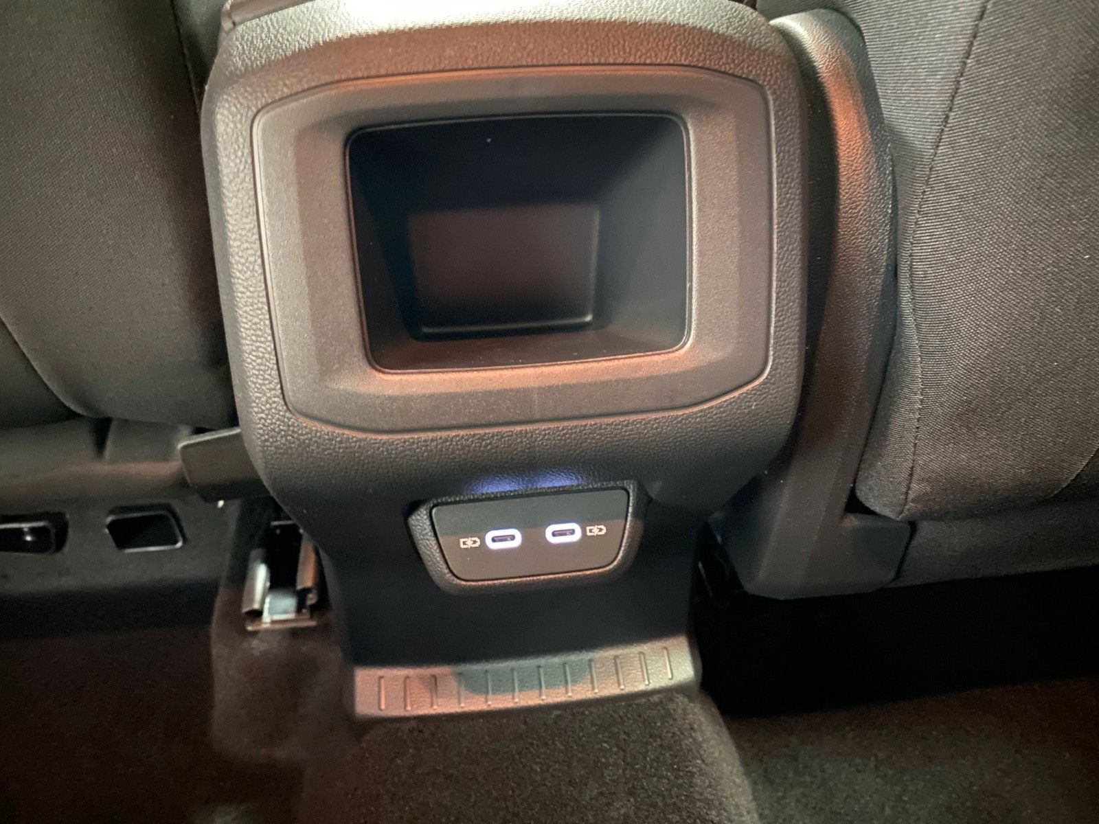 Fahrzeugabbildung Volkswagen T-Cross 1.0 TSI DSG Life mit MATRIX LED+KAMERA+