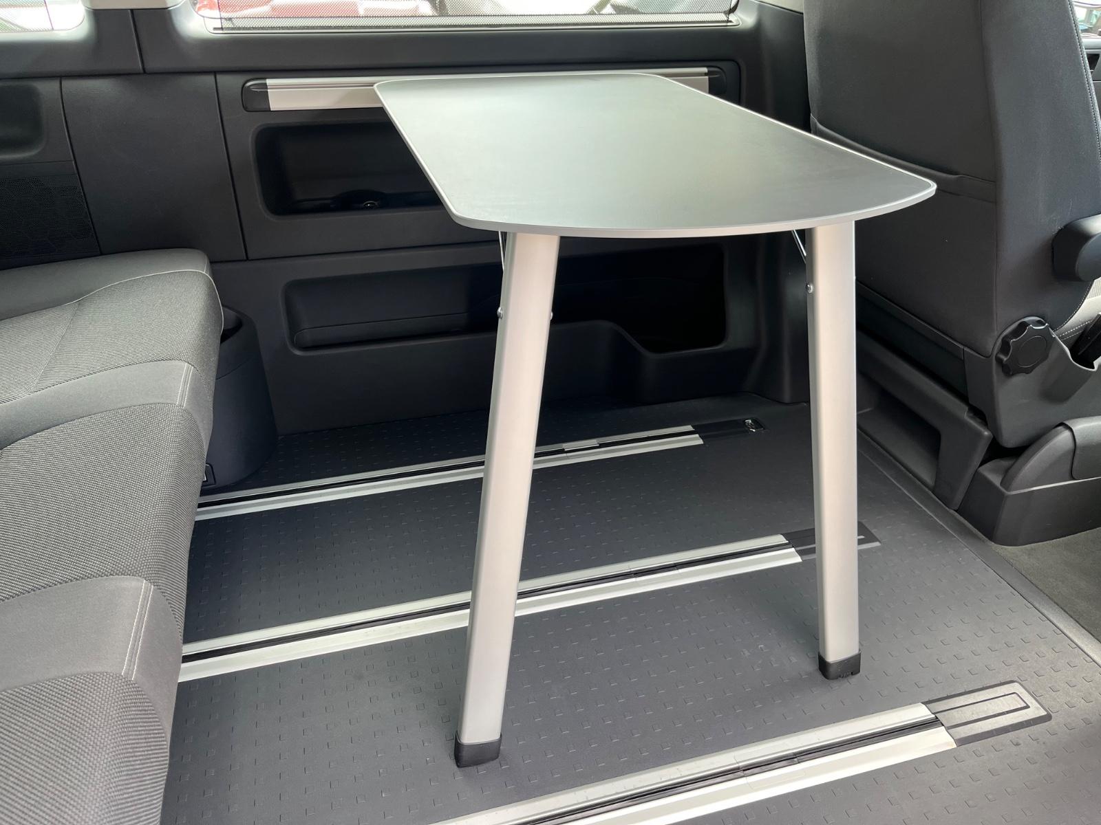 VOLKSWAGEN T5 MULTIVAN 2.0 TDI 140ch - STARLINE - ATTELAGE - PARK ASSIST AVANT/ARRIÈRE - CHAUFFAGE AUXILIAIRE - 1 ERE MAIN