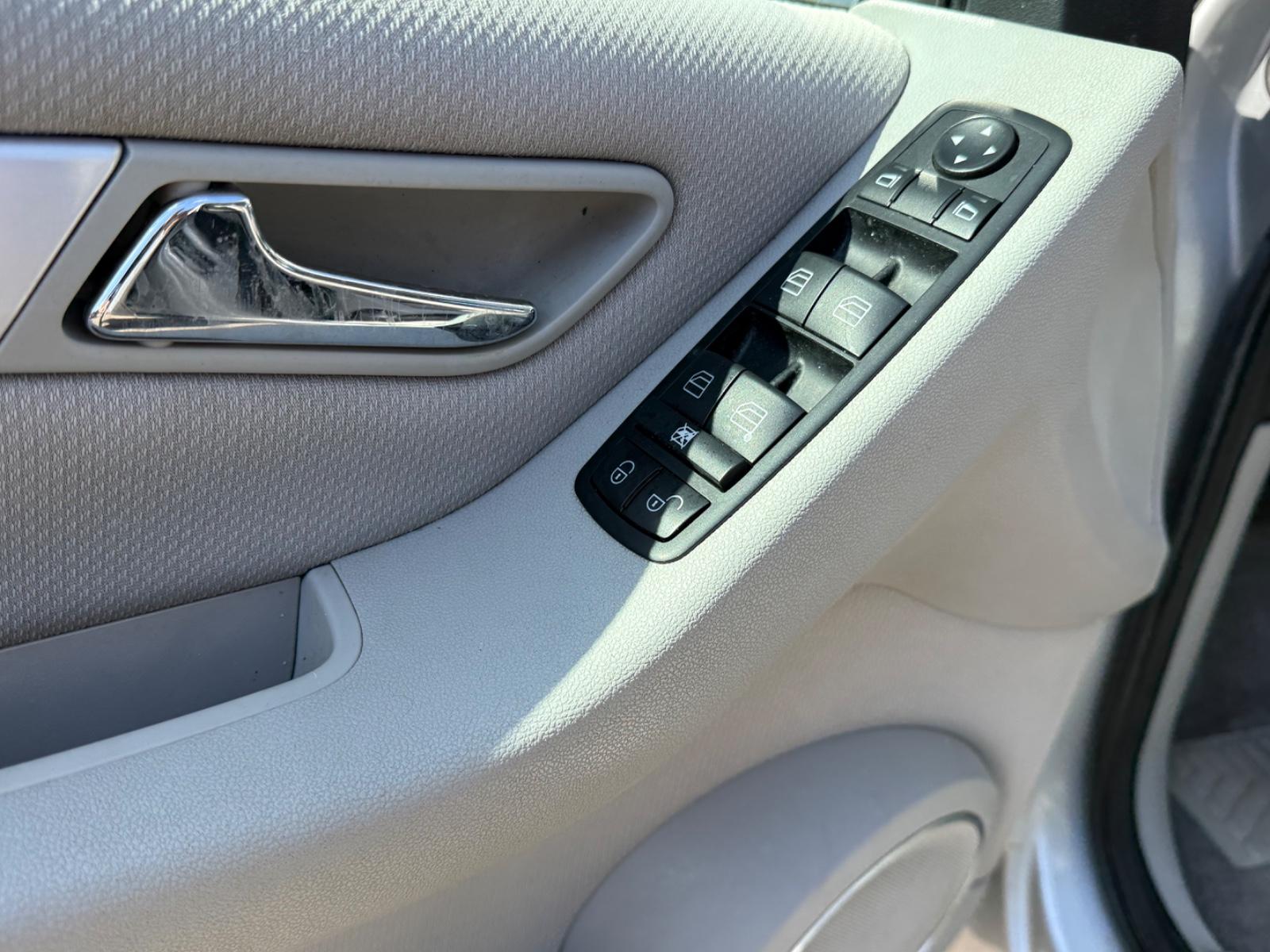 Mercedes-Benz B170 2005 — photo 16