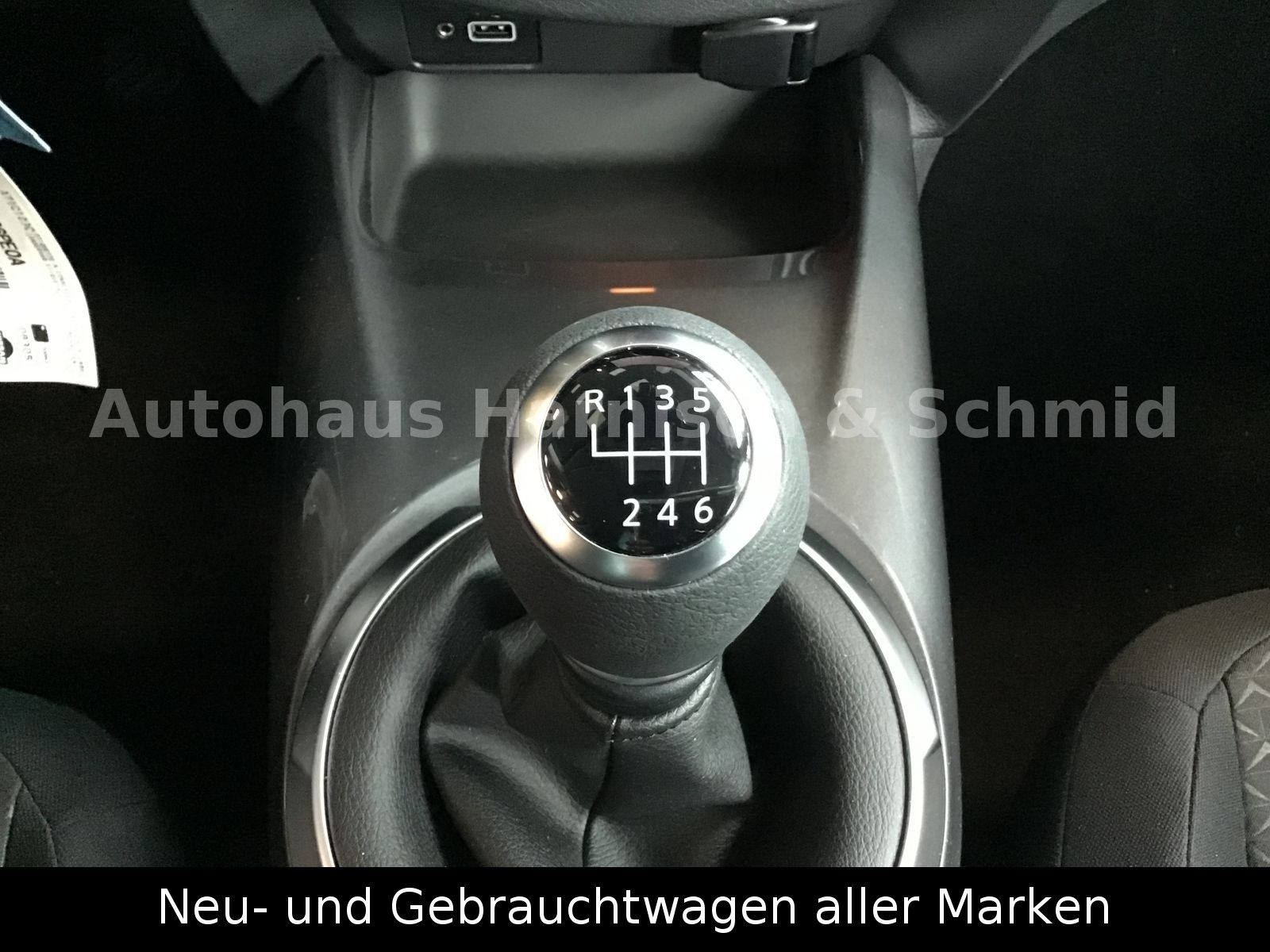 Fahrzeugabbildung Nissan Juke 1.0 DIG-T Schaltgetriebe - Acenta - Navi