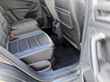 Volkswagen Tiguan - 11