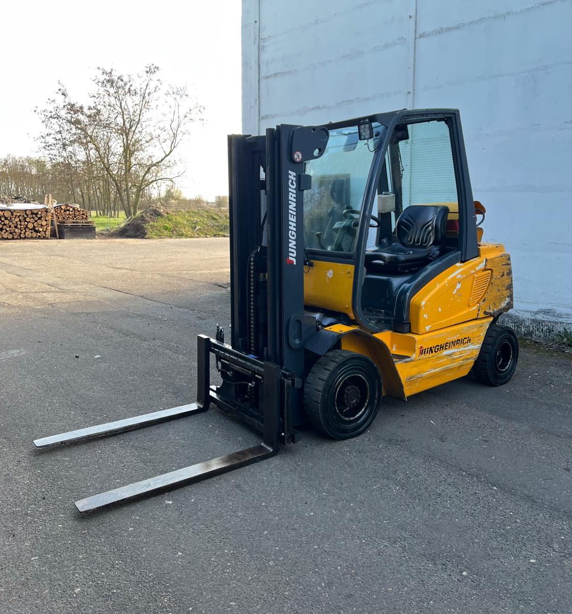 Jungheinrich TFG25-Triplex-Vollfreihub-Seitenschieber