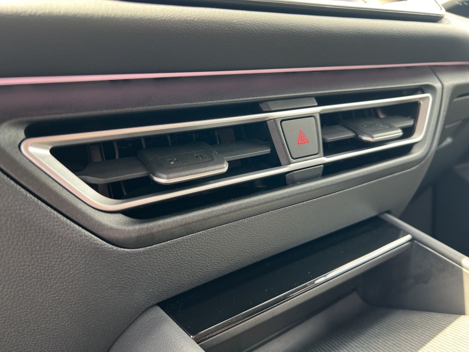 Tiguan Elegance 2.0 TDI DSG 4M Navi*ACC*Standhzg
