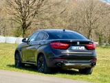 BMW X6 SDRIVE35I - BMW X6 mit Benzin-Antrieb: Automatik