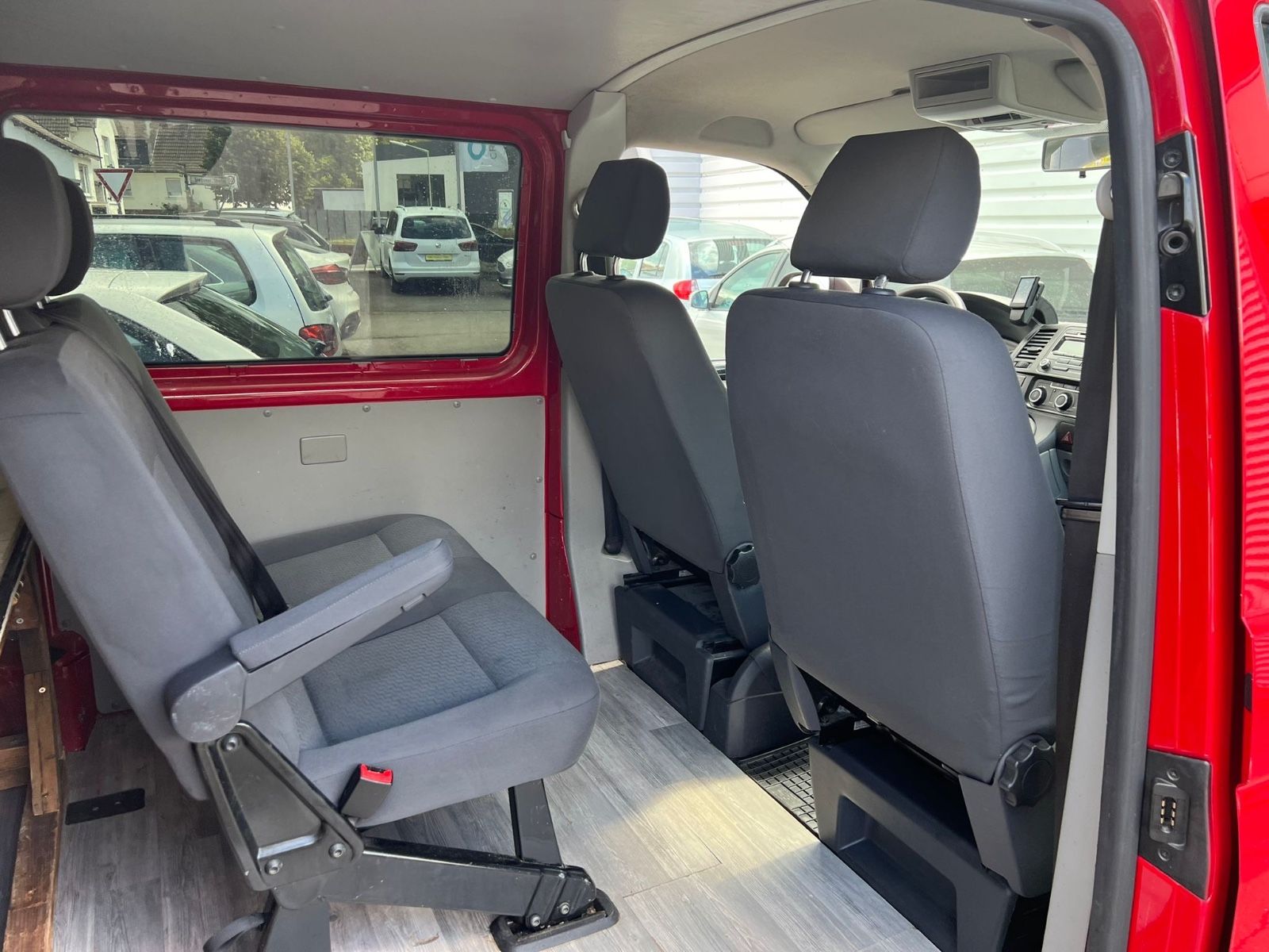 Fahrzeugabbildung Volkswagen T5 Transporter Kasten-Kombi Kombi