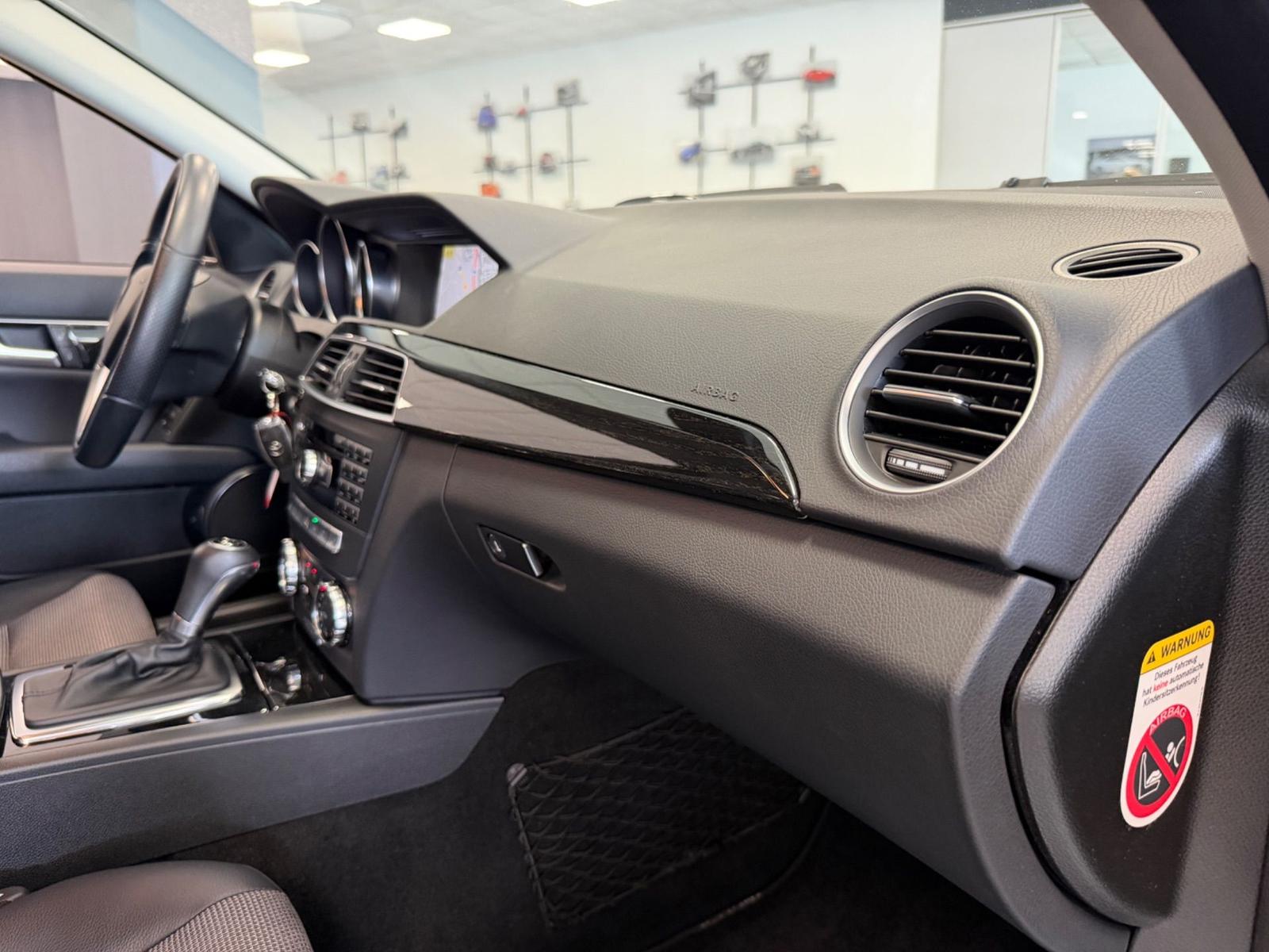 Mercedes-Benz C 350 CGI 4MATIC Avantgarde|Navi|Spurh|HK|Garan.