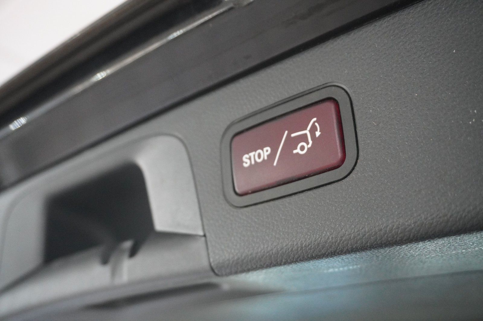 Fahrzeugabbildung Mercedes-Benz GLC 220D EXCLUSIVE 4-MATIC NAVI/LED/SHZ/TEMP/AHK