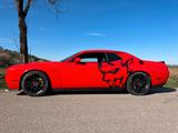Dodge Challenger 5,7 V8 Hemi - mit LPG-Antrieb: Rot